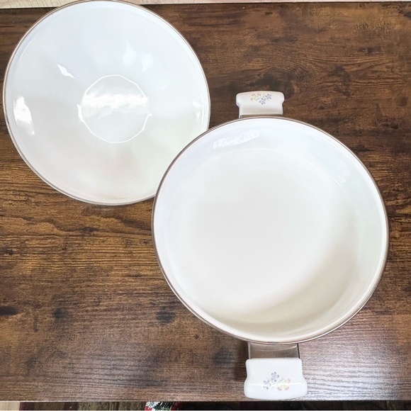 Enamel Sarma Studios Victorian Flowers vintage pan with double handles & lid - Picture 8 of 16